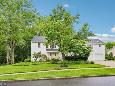 12 Circle Dr