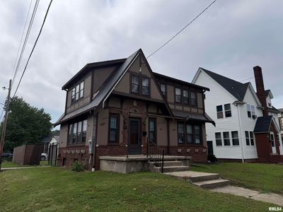 2923 N Sheridan Rd