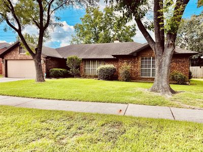8610 Old Maple Ln