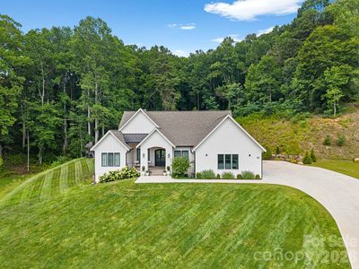 30 Bridgeway Dr