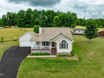 313 Lily Ln
