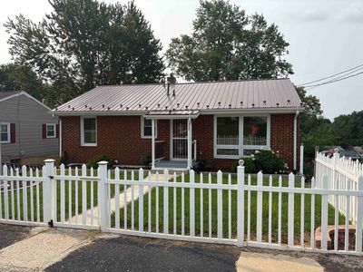320 Sharon Ln