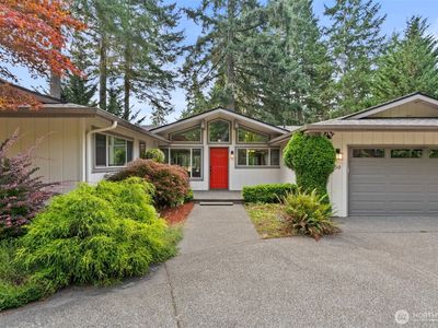 550 E Country Club Drive E