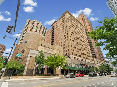 40 E 9th St APT 1907