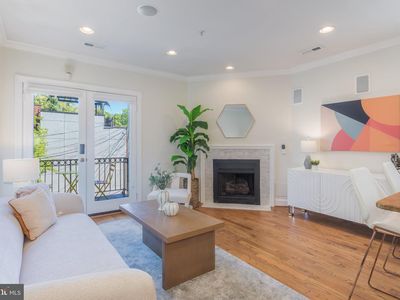 1116 C St NE APT 202