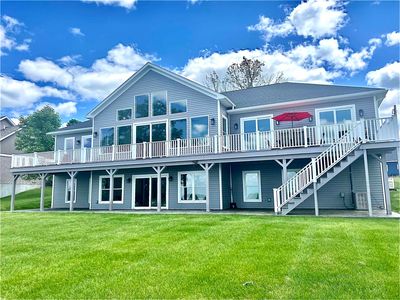 11 Saint Lawrence Ave