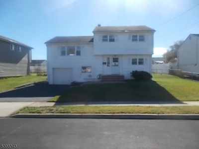 Property at 29 Swarthmore Dr, Carteret, NJ