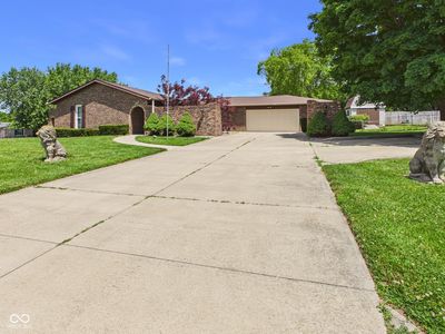 186 E Gay Dr