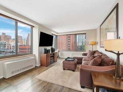 300 E 85th St APT 702