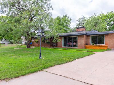 734 Westwood Dr