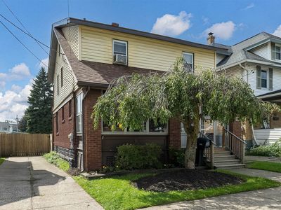 349 Craig St