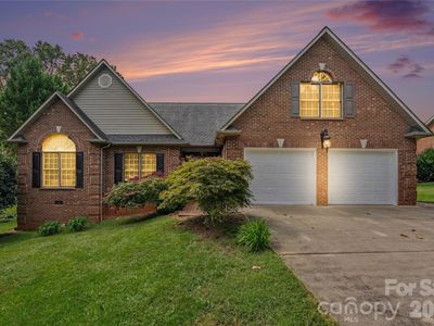 1085 Merrywood Dr