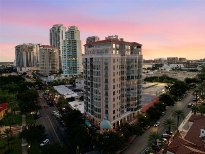 288 BEACH DRIVE NE #10B