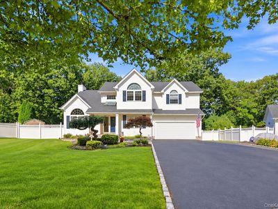 5 Aspatuck Court