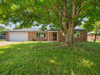 615 Country Club Ln