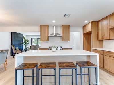 24101 Landisview Ave