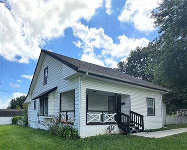 929 E Walnut St