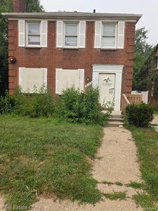 8728 W Seven Mile Rd