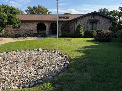 3 Bridle Ln