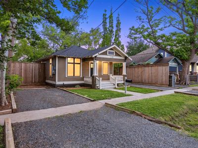 1115 Adele St