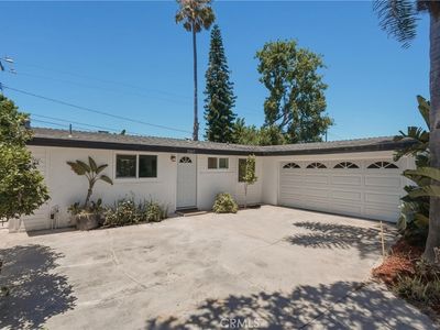 2107 Pomona Ave