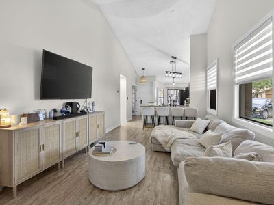 3807 Collinwood Lane