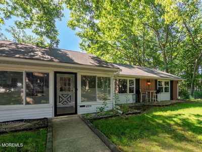 499B Thornbury Court
