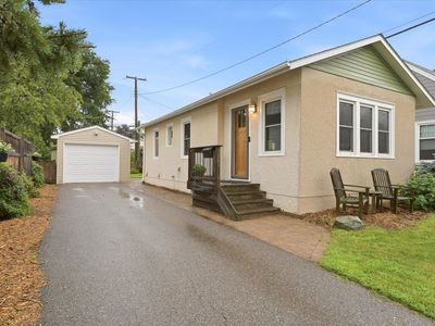 1264 Hoyt Ave W