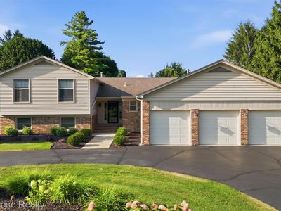 3260 Ravinewood Dr
