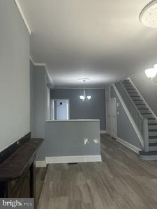 138 W Luray St