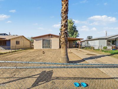 1138 W APACHE Street