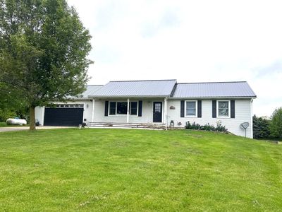 132 W Lansing Rd