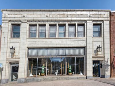 216 E Aurora St