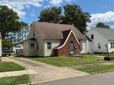 145 Chapman Ave