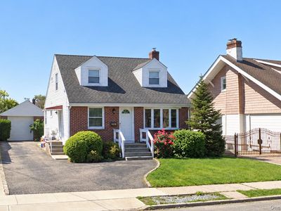 145 Westbury Avenue