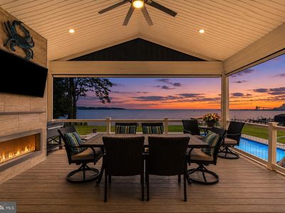7429 Bay Front Rd
