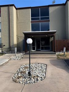 2231 S Vaughn Way Unit 221b