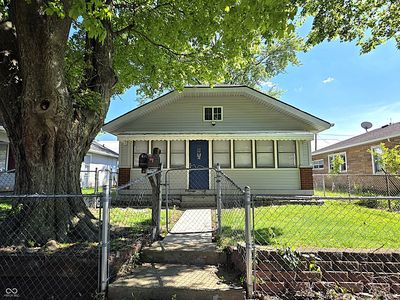 3907 Hoyt Ave