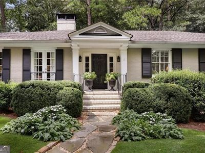 349 Pineland Rd NW