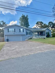 711 Hardin Dr