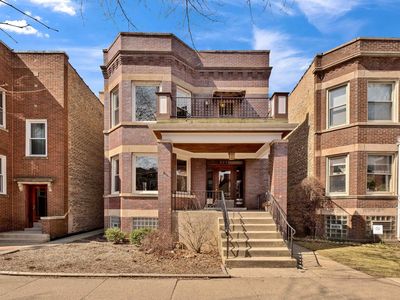 4832 N Claremont Ave