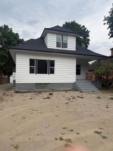 3415 S Grand Blvd