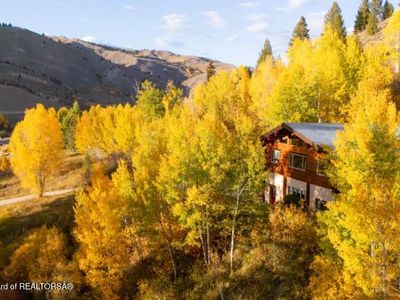 1035 E Deer Creek Dr