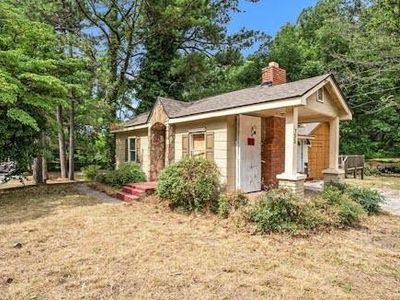 733 Hamilton E Holmes Dr NW