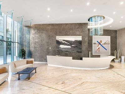 1000 Brickell Plz #2202