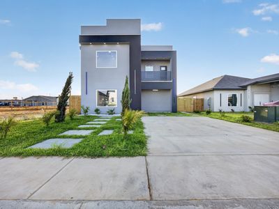 5060 Luna Grande Loop