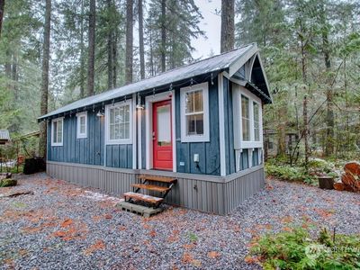 99 5 Big River Boulevard W