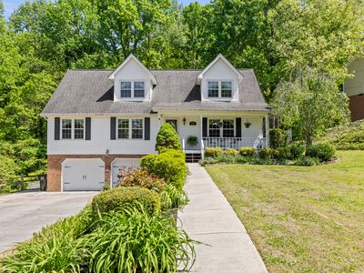 477 Middle View Dr