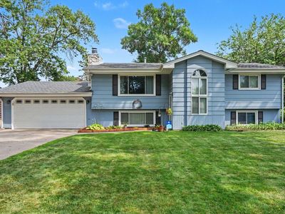 7351 Melody Dr NE
