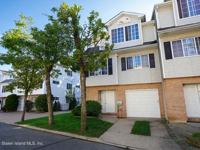 44 White Oak Ln